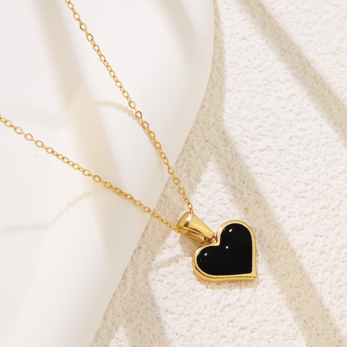 heart-shape-stainless-steel-gold-plated-pendant-necklace-image-3