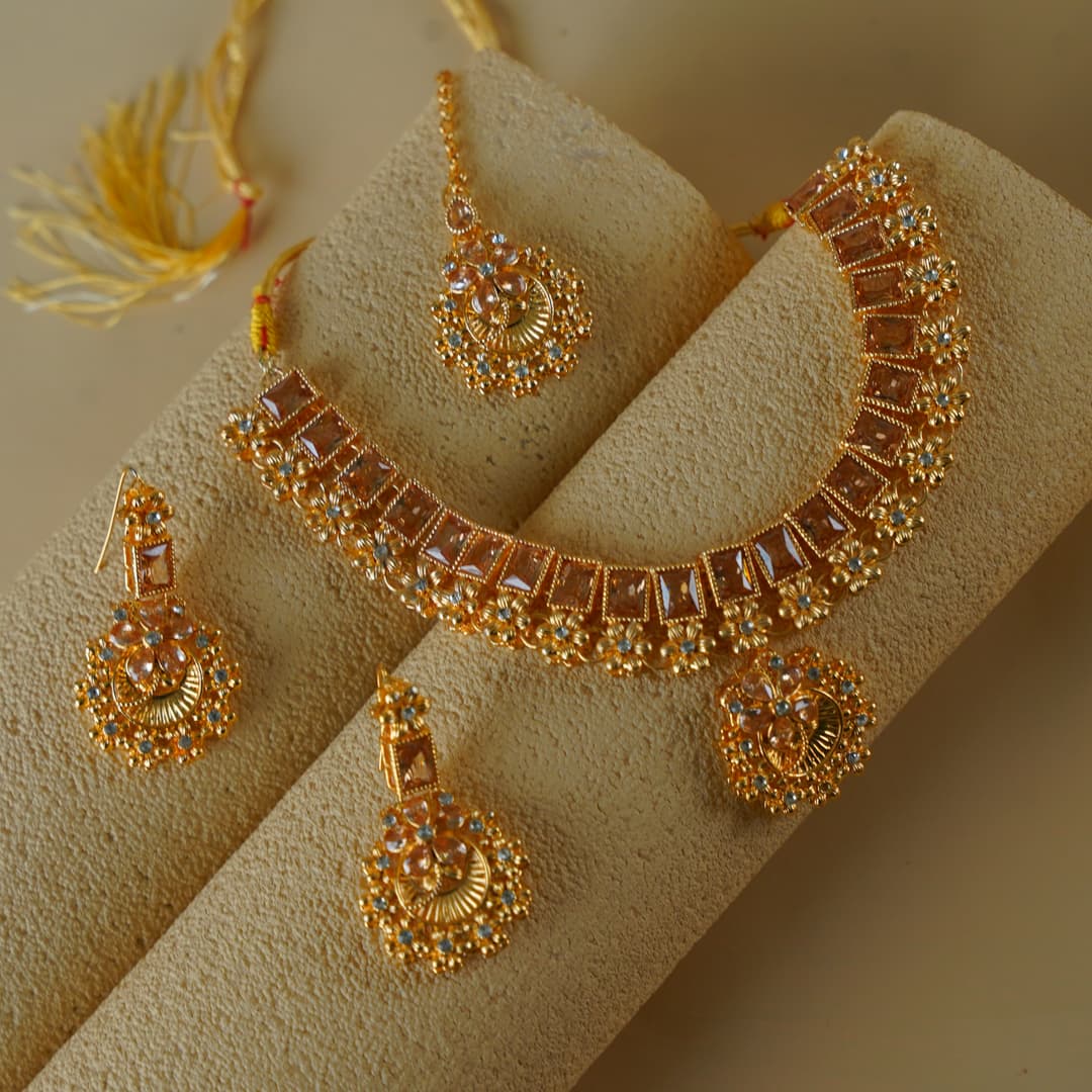 zanvik-rajwadi-zirconia-maang-tikka-necklace-and-earrings-set
